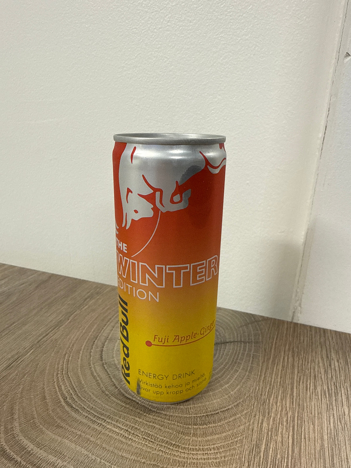 Red Bull Winter Edition -energiajuoma, Fuji-omena ja inkivääri